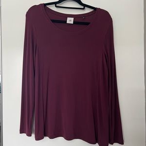 Cabi Chelsea Tee in burgundy. Size Small. Style # 3409.
